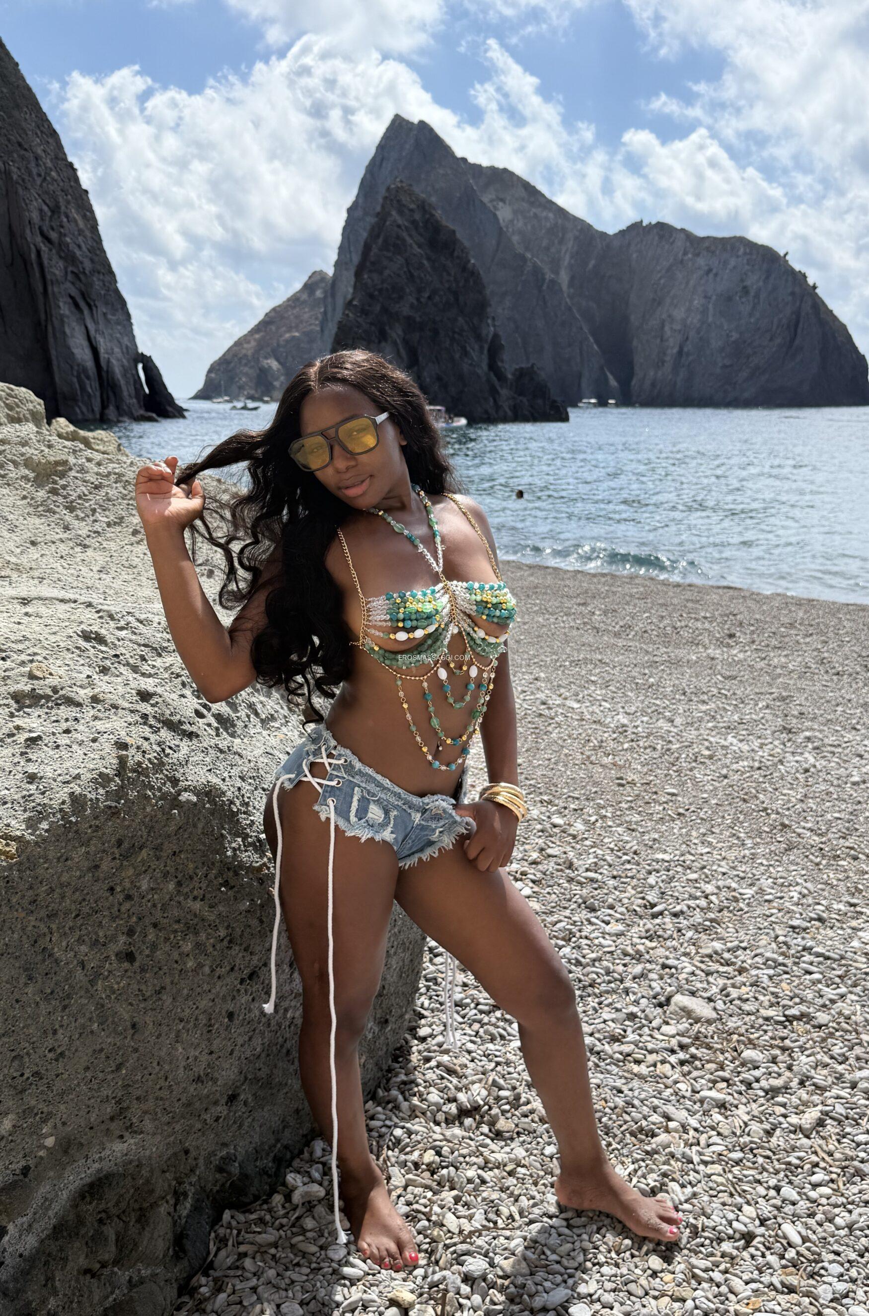 Naomi massaggi top